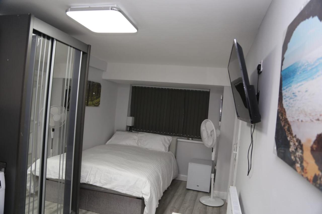 A A Guest Rooms Nightingale Chalet Londres Exterior foto